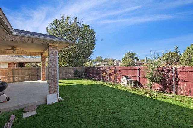 8837 Sunset Trace Drive, Fort Worth, TX 76244