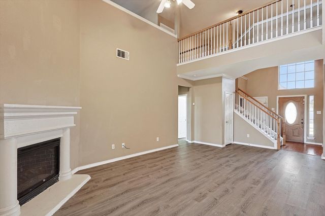 8837 Sunset Trace Drive, Fort Worth, TX 76244