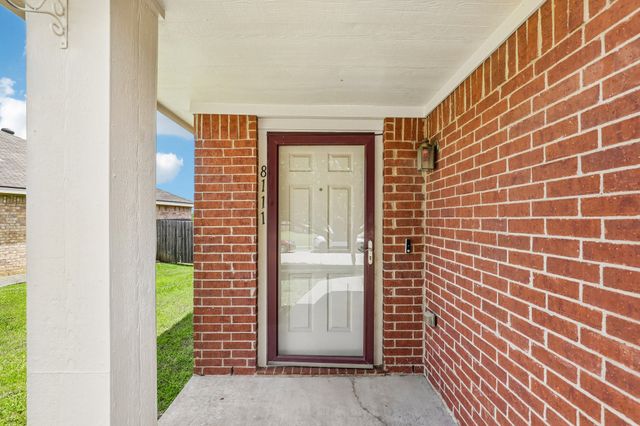 8111 Macgregor Drive, Arlington, TX 76002