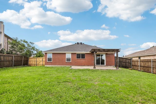 8111 Macgregor Drive, Arlington, TX 76002