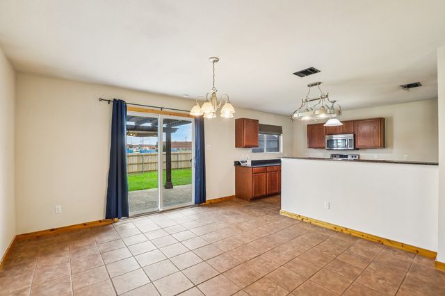 8111 Macgregor Drive, Arlington, TX 76002