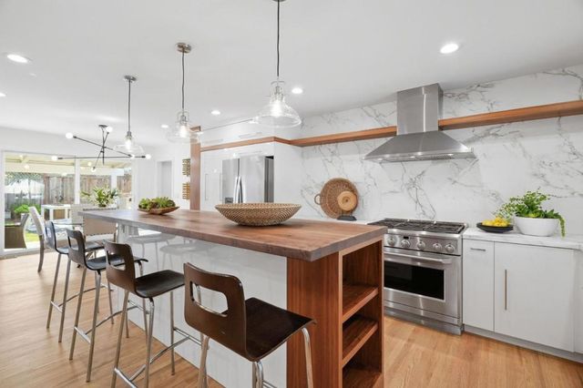 1090 Butte Court, Sunnyvale, CA 94087