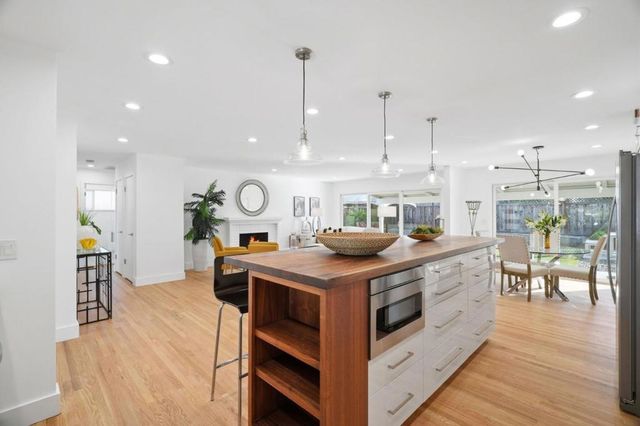 1090 Butte Court, Sunnyvale, CA 94087