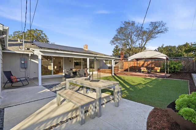 1090 Butte Court, Sunnyvale, CA 94087