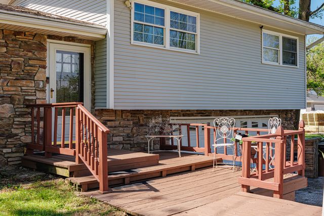 220 W Francis Road, New Lenox, IL 60451