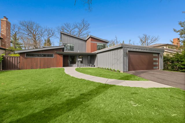 344 E Witchwood Lane, Lake Bluff, IL 60044