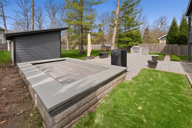 344 E Witchwood Lane, Lake Bluff, IL 60044