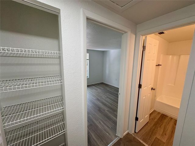 305 57TH AVENUE DRIVE E A, Bradenton, FL 34203