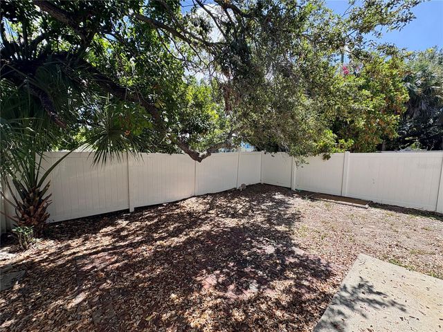 305 57TH AVENUE DRIVE E A, Bradenton, FL 34203