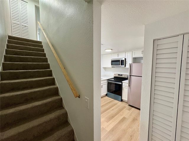 305 57TH AVENUE DRIVE E A, Bradenton, FL 34203