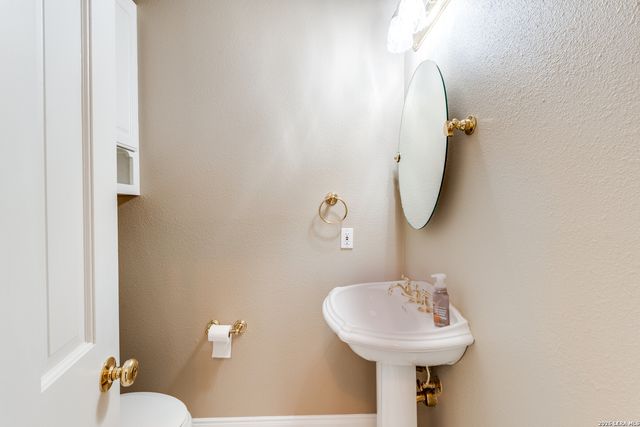 8523 Alydar Circle, Fair Oaks Ranch, TX 78015