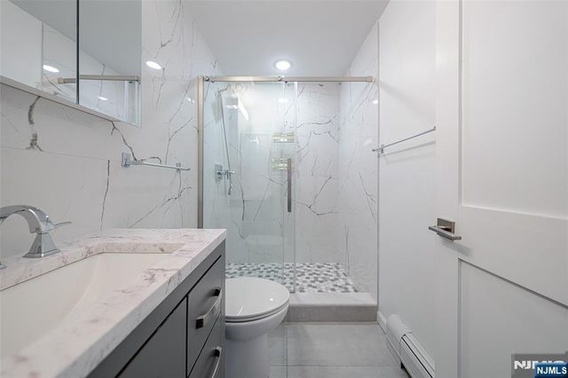 37 Myrtle, Edgewater, NJ 07020