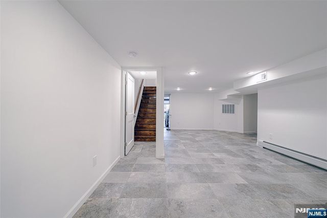 37 Myrtle, Edgewater, NJ 07020