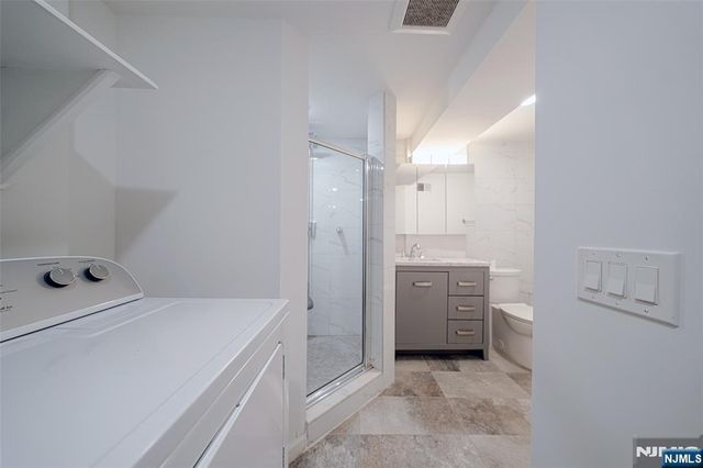 37 Myrtle, Edgewater, NJ 07020