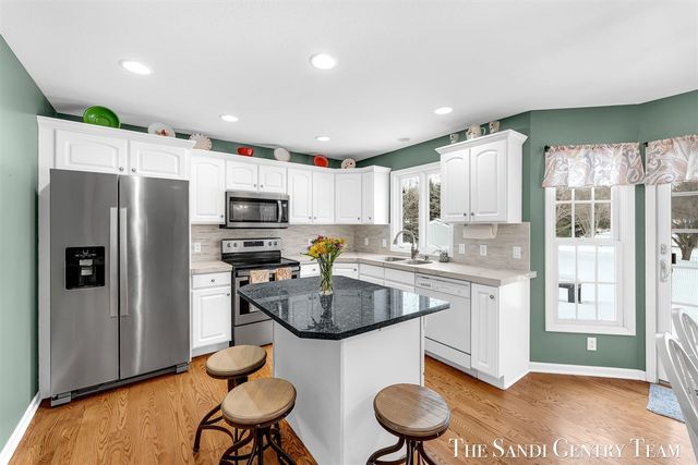 15233 Rannes Street, Spring Lake, MI 49456