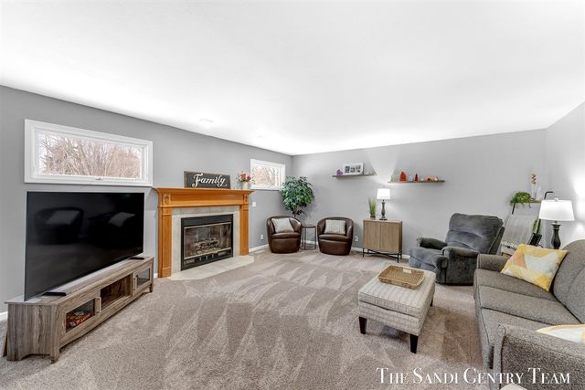 15233 Rannes Street, Spring Lake, MI 49456