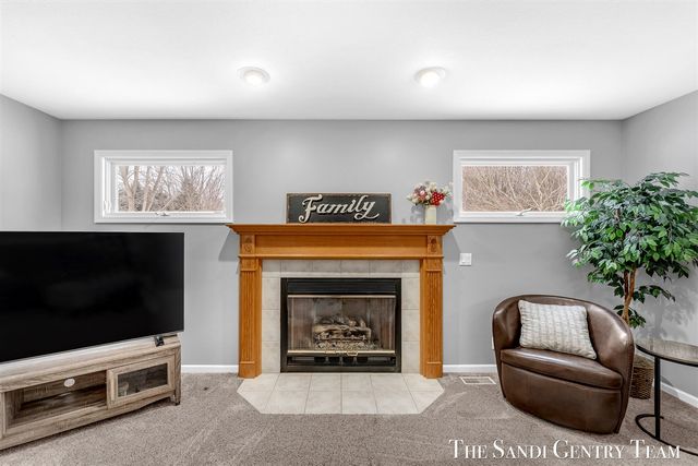 15233 Rannes Street, Spring Lake, MI 49456