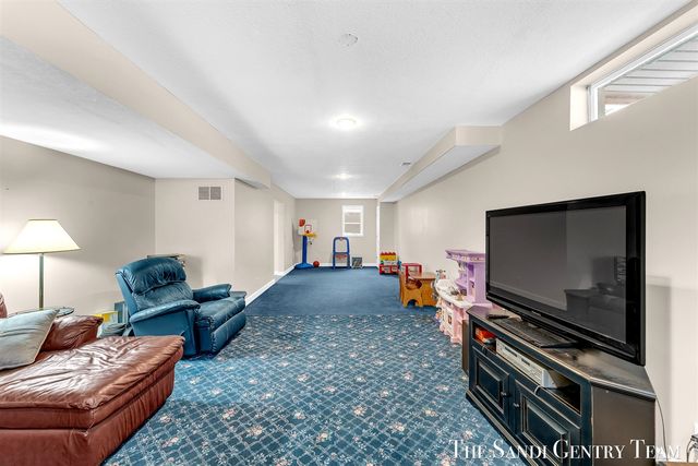 15233 Rannes Street, Spring Lake, MI 49456