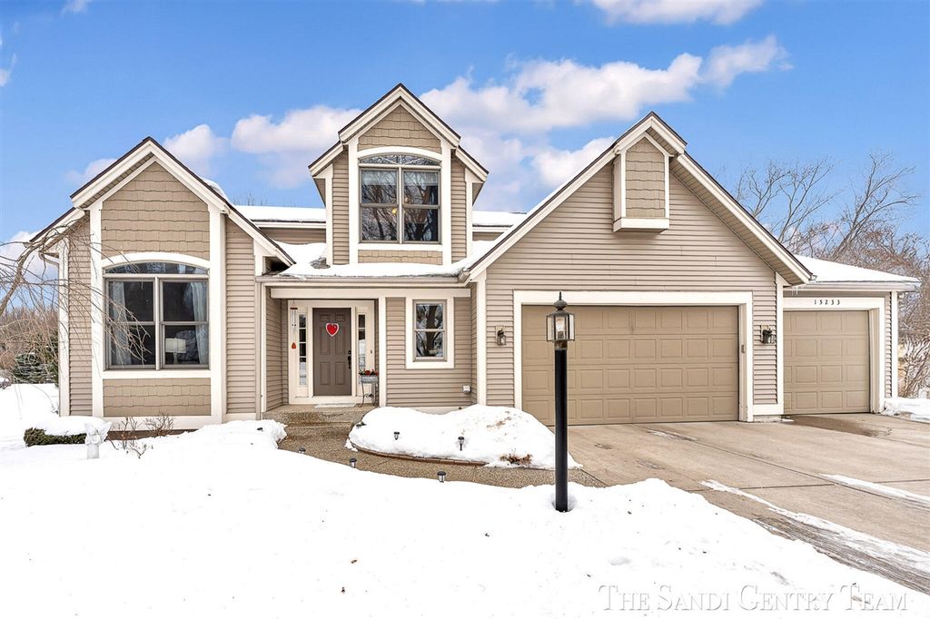 15233 Rannes Street, Spring Lake, MI 49456