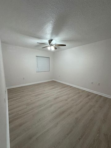 261 SW Palm Drive 106, Port St Lucie, FL 34986