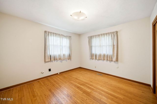 173 South Pickens Bridge Road, Johnson City, TN 37615