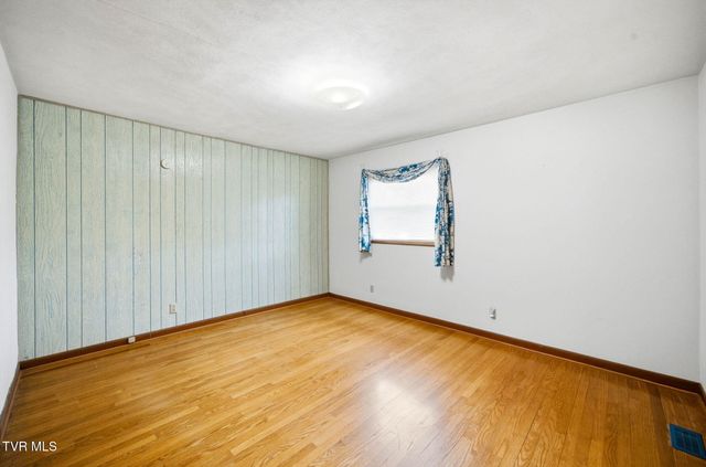 173 South Pickens Bridge Road, Johnson City, TN 37615