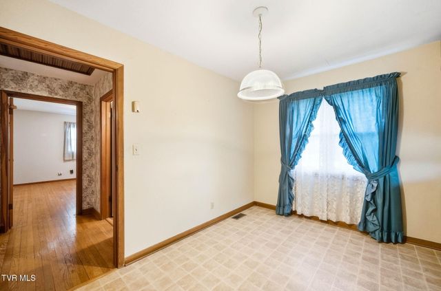 173 South Pickens Bridge Road, Johnson City, TN 37615