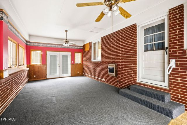173 South Pickens Bridge Road, Johnson City, TN 37615