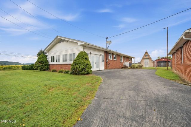 173 South Pickens Bridge Road, Johnson City, TN 37615