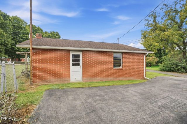 173 South Pickens Bridge Road, Johnson City, TN 37615