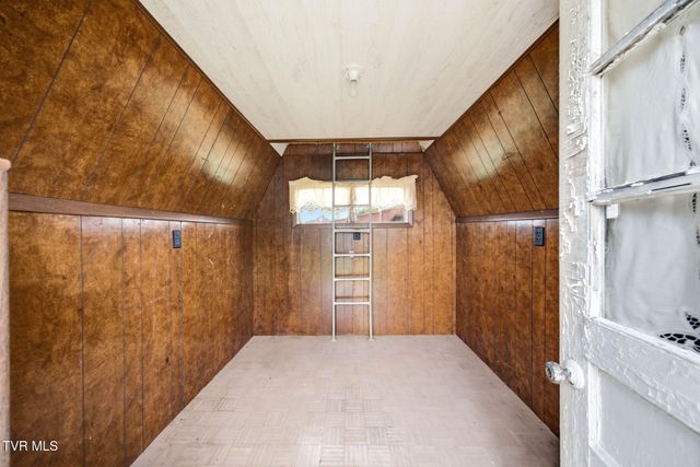 173 South Pickens Bridge Road, Johnson City, TN 37615