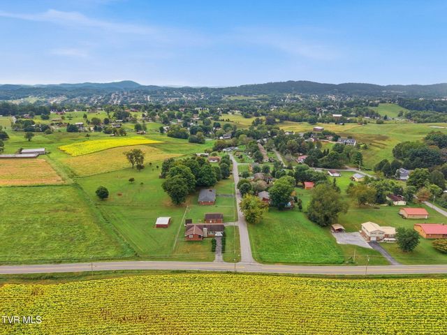 173 South Pickens Bridge Road, Johnson City, TN 37615
