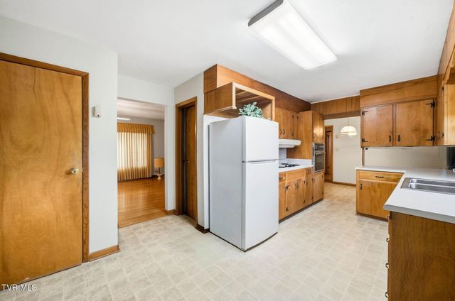 173 South Pickens Bridge Road, Johnson City, TN 37615