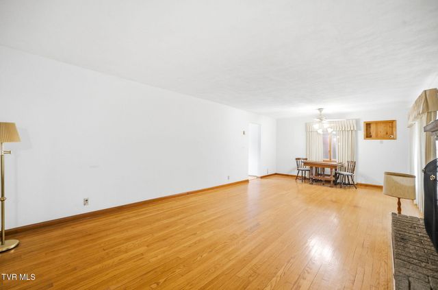 173 South Pickens Bridge Road, Johnson City, TN 37615