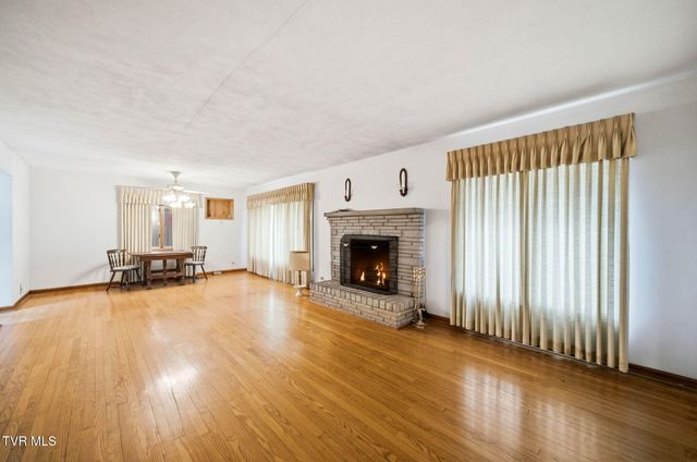 173 South Pickens Bridge Road, Johnson City, TN 37615