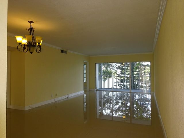 2801 N Palm Aire Drive 308, Pompano Beach, FL 33069