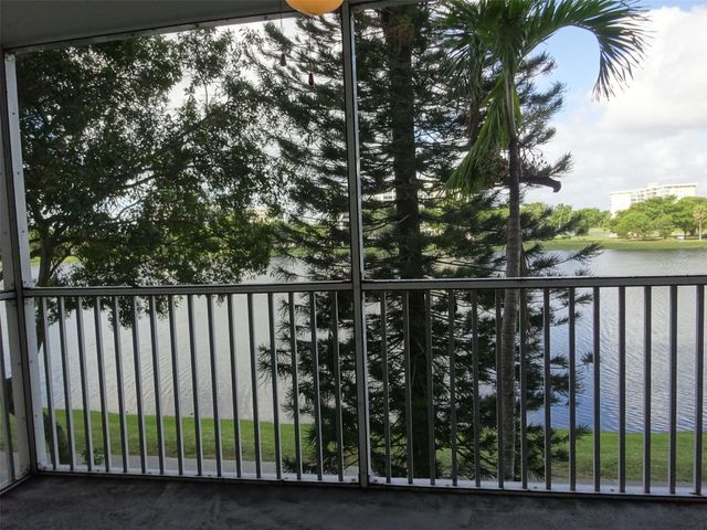 2801 N Palm Aire Drive 308, Pompano Beach, FL 33069