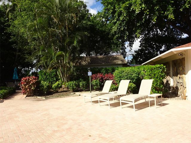 2801 N Palm Aire Drive 308, Pompano Beach, FL 33069