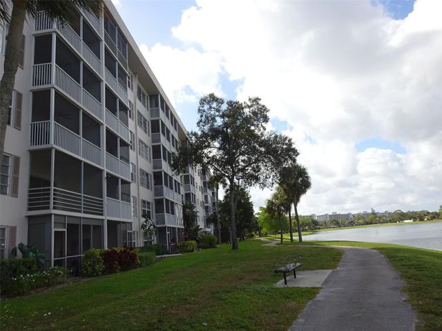 2801 N Palm Aire Drive 308, Pompano Beach, FL 33069