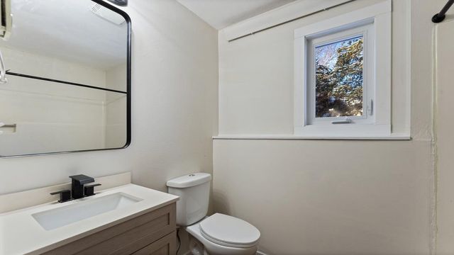 829 Pleasantview Drive SE, Willmar, MN 56201