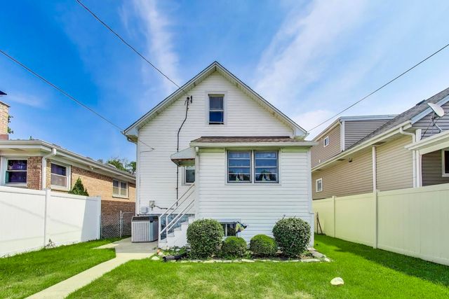 5852 N Navarre Avenue, Chicago, IL 60631