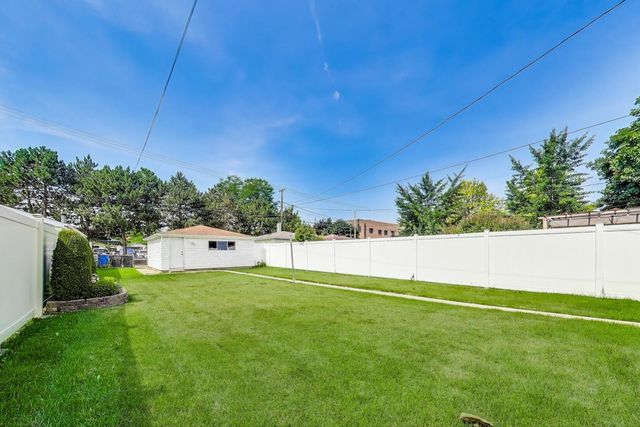 5852 N Navarre Avenue, Chicago, IL 60631
