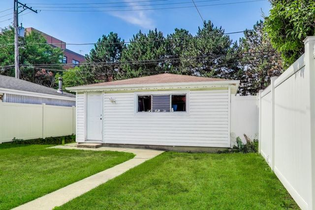 5852 N Navarre Avenue, Chicago, IL 60631