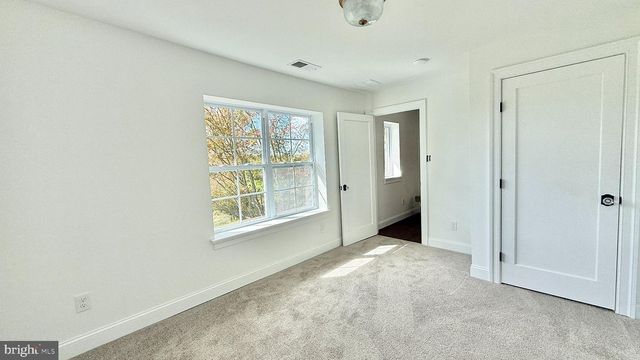 6 DURHAM RD, Ottsville, PA 18942