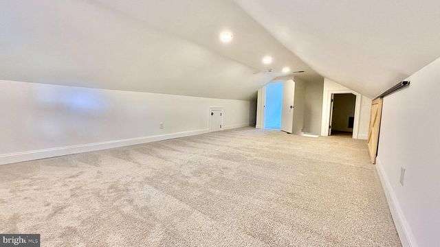 6 DURHAM RD, Ottsville, PA 18942