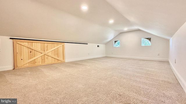 6 DURHAM RD, Ottsville, PA 18942