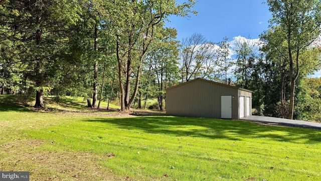 6 DURHAM RD, Ottsville, PA 18942
