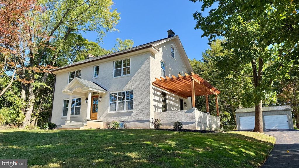 6 DURHAM RD, OTTSVILLE, PA 18942 — exterior