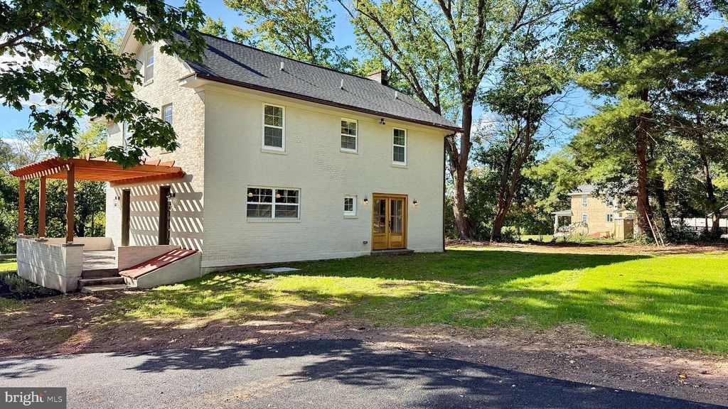 6 DURHAM RD, OTTSVILLE, PA 18942 — photo 3