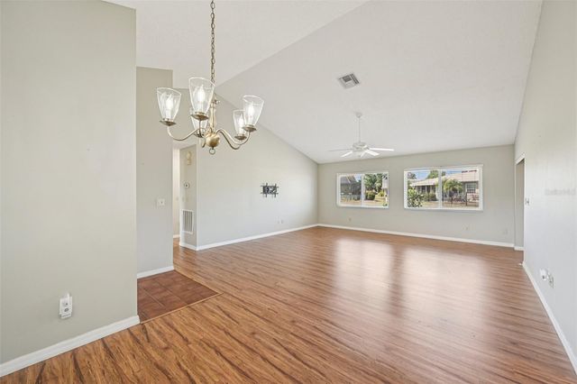 201 STONEHOUSE COURT, Sun City Center, FL 33573